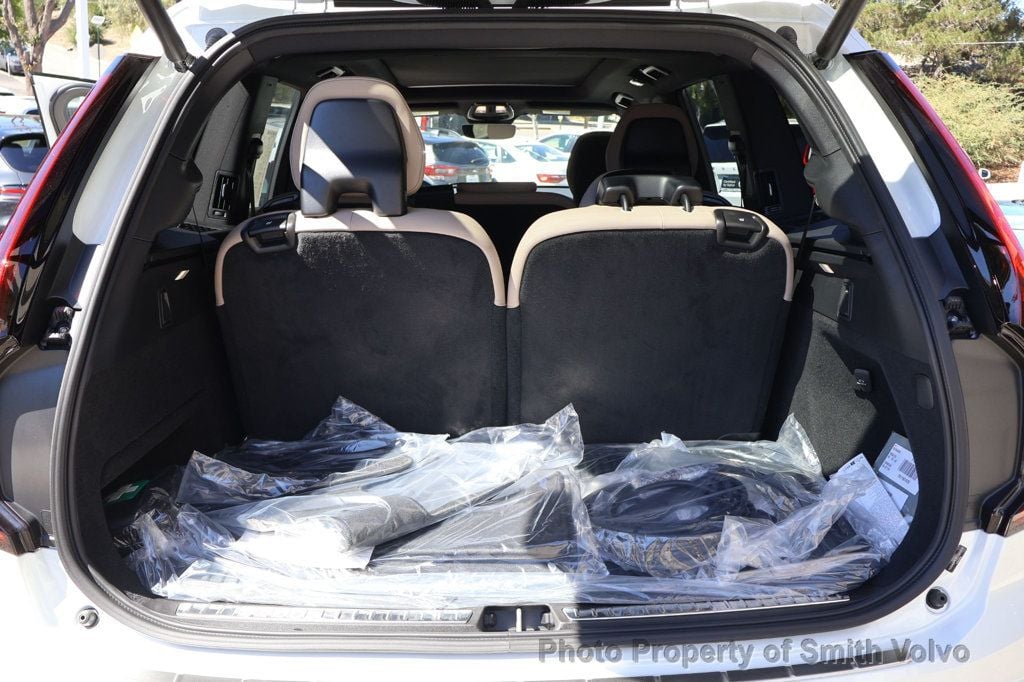 2026 Volvo XC90 Plus - Photo 21