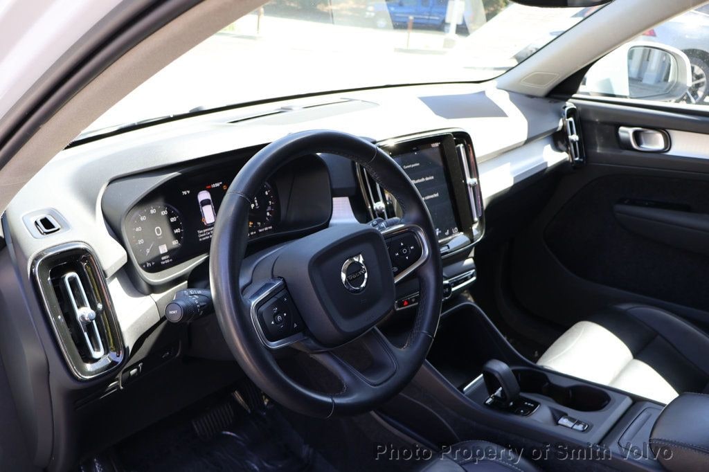 2022 Volvo XC40 Momentum - Photo 10