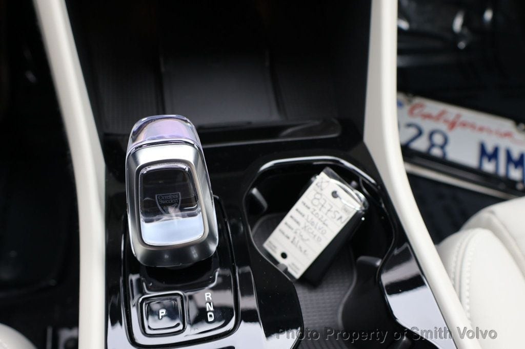 2026 Volvo XC40 Ultra - Photo 17