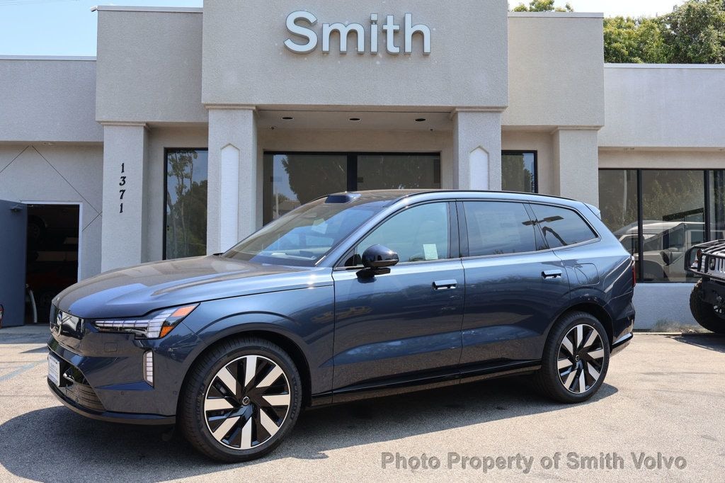 2025 Volvo EX90 Twin Motor Performance Ultra 7-Seater's photo