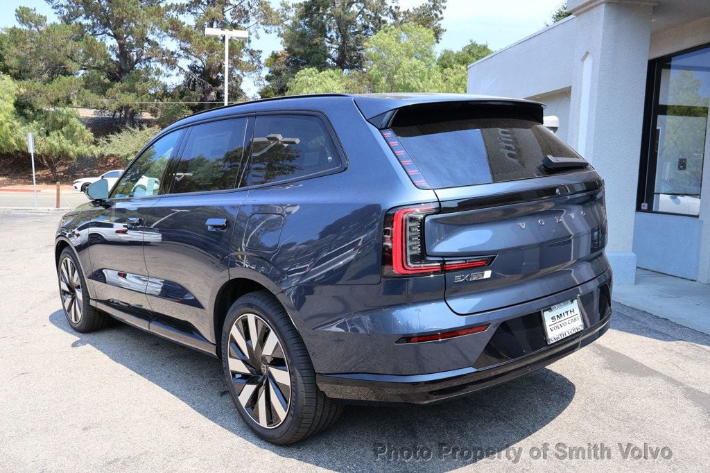 2025 Volvo EX90 Twin Motor Performance Ultra photo 3