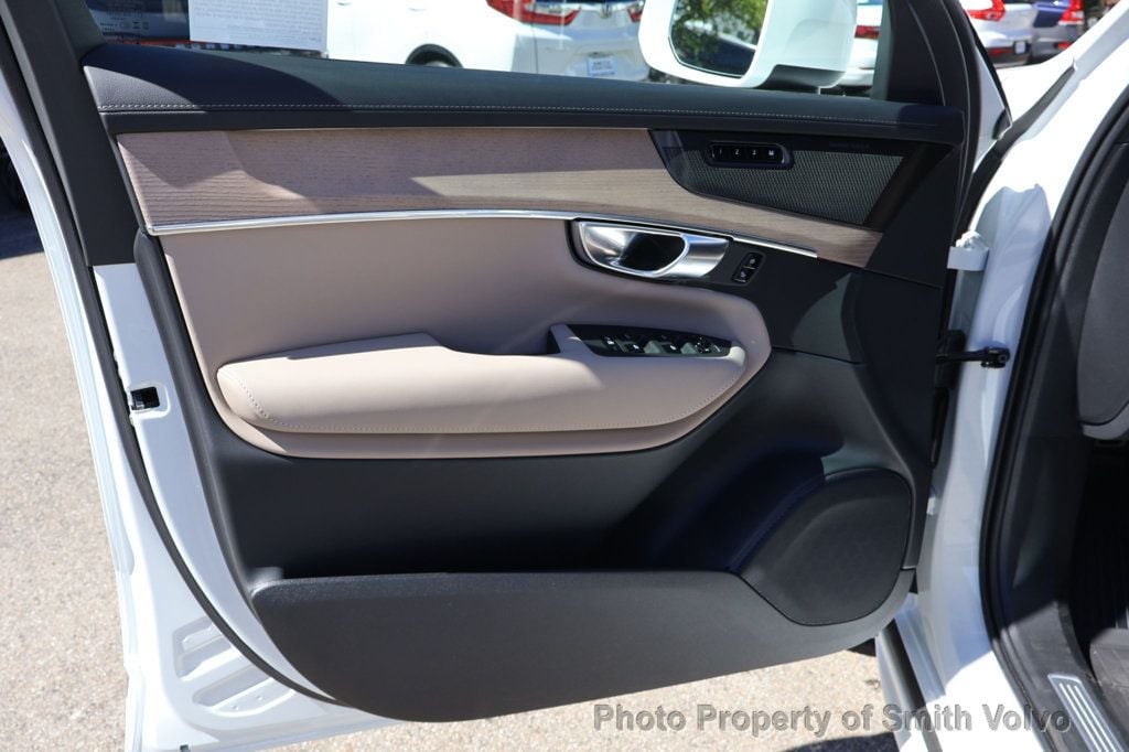 2026 Volvo XC90 Plus - Photo 12