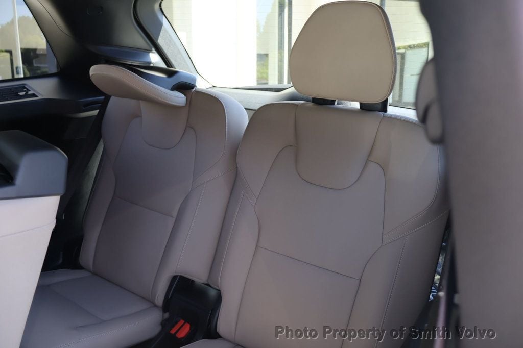 2026 Volvo XC90 Plus - Photo 16