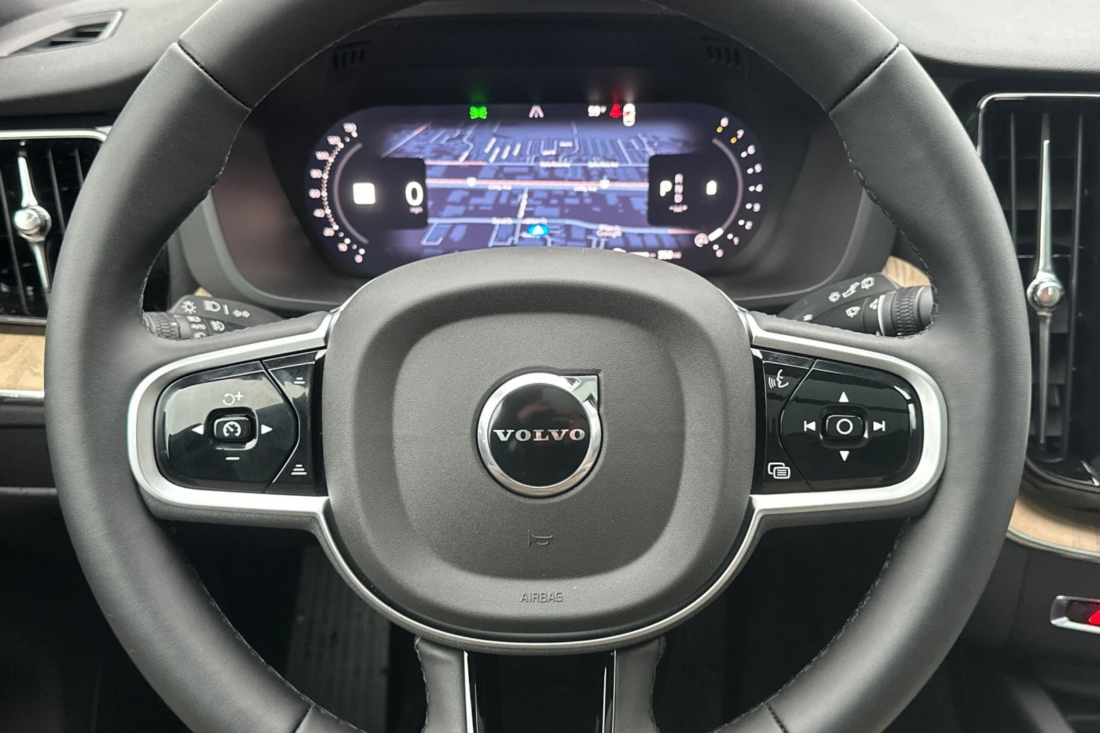 2026 Volvo XC60 Plus - Photo 23