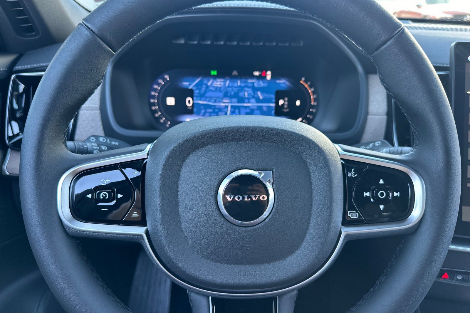 2026 Volvo XC90 Plus - Photo 23
