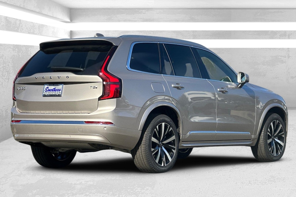 New 2026 Volvo XC90 plug-in hybrid T8 Core SUV