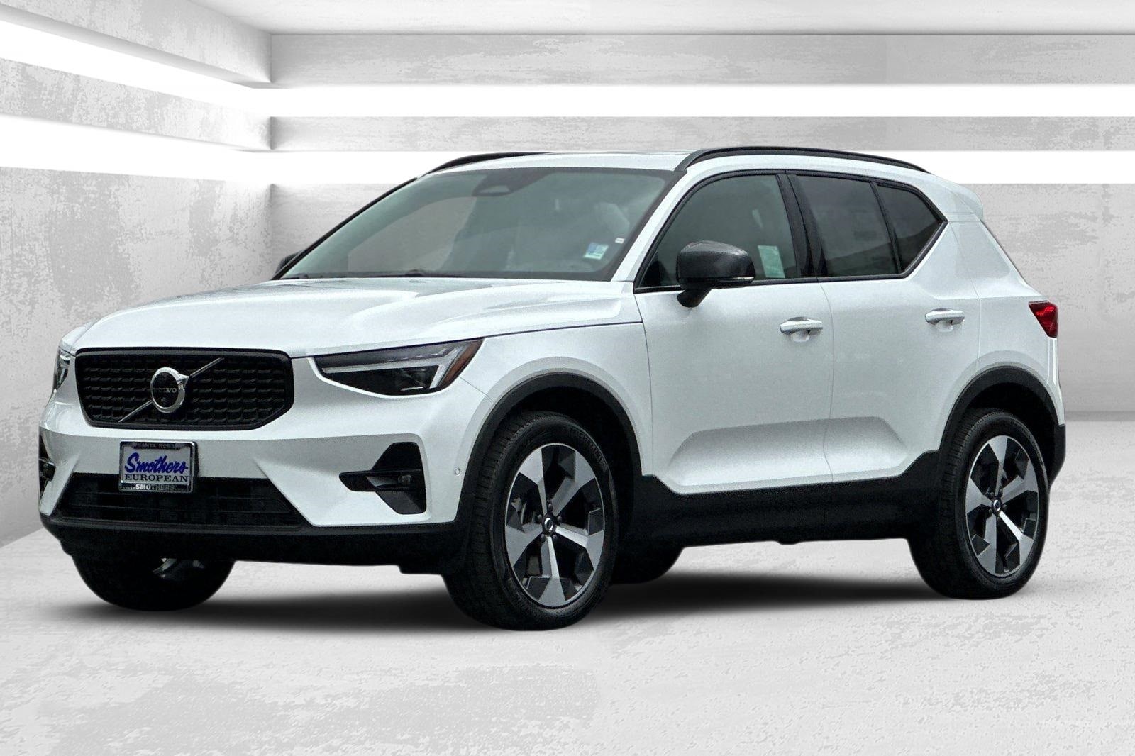 2026 Volvo XC40 Plus - Photo 8
