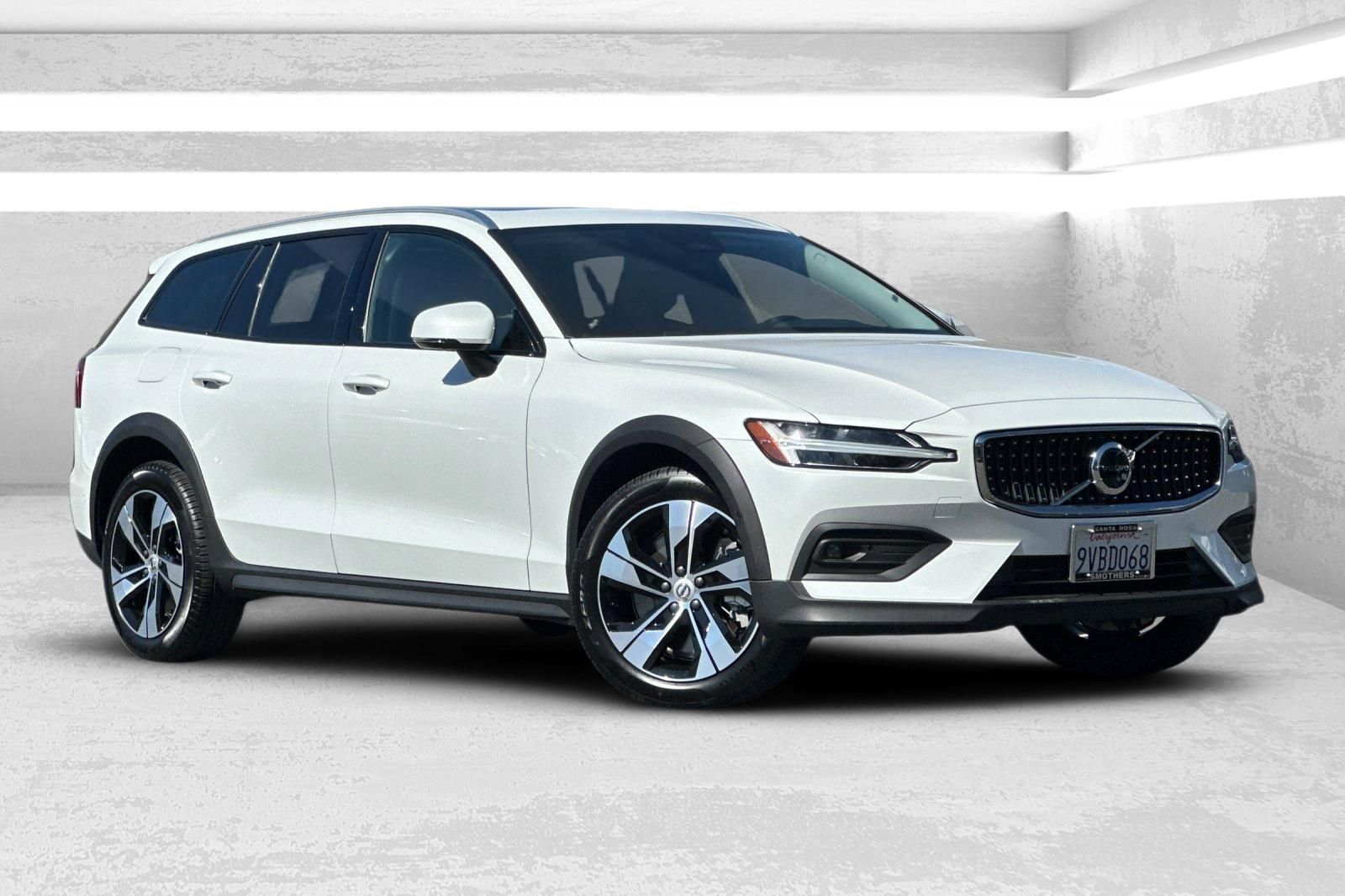 2025 Volvo V60 Cross Country