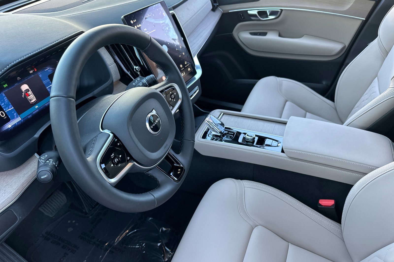 2026 Volvo XC90 Plus - Photo 9