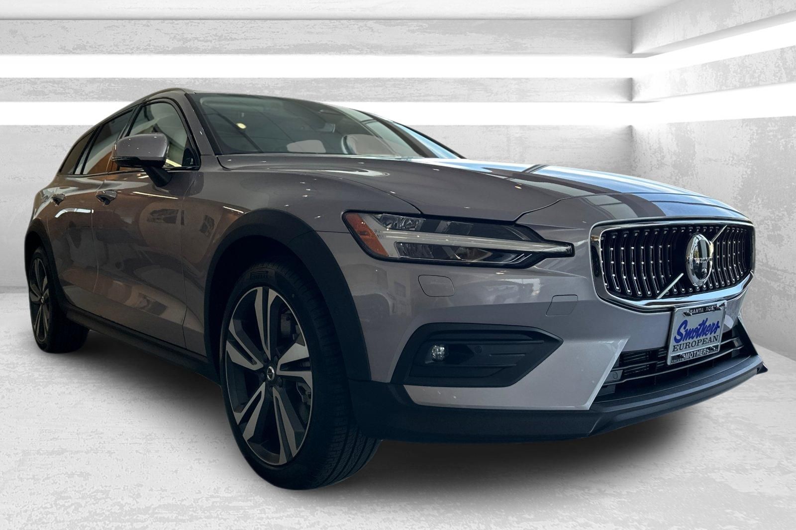 2026 Volvo V60 Cross Country B5 Plus AWD's photo