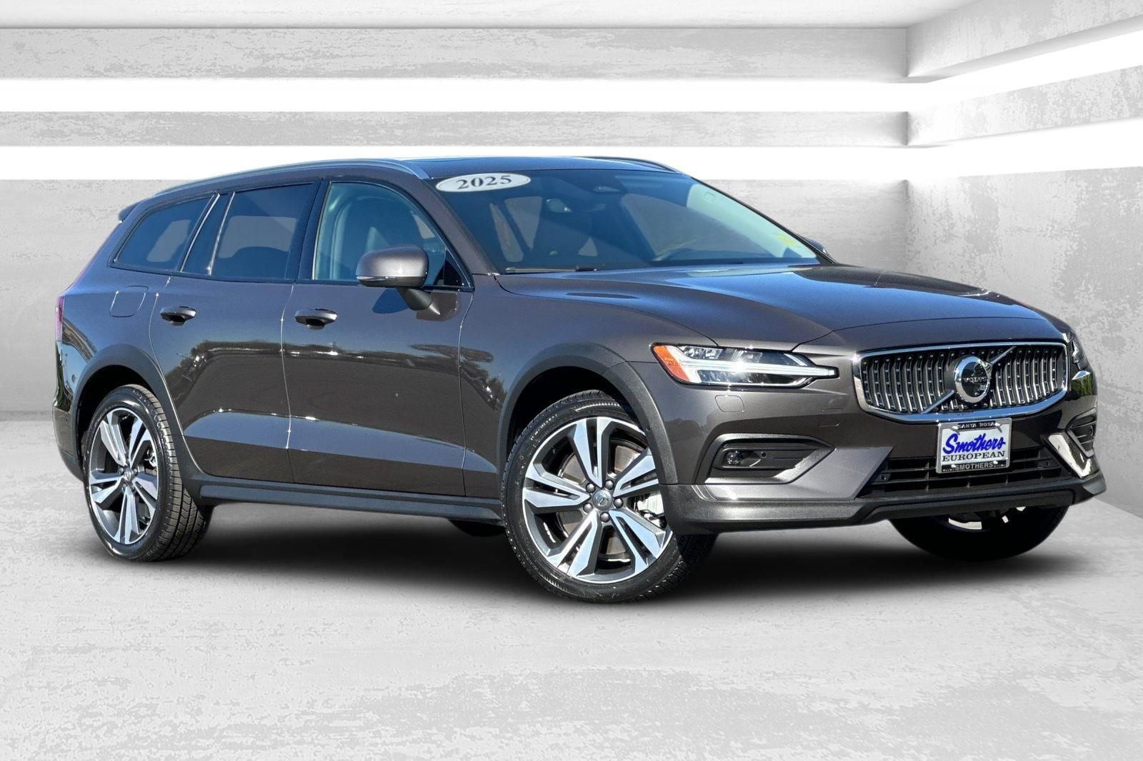 2025 Volvo V60 Cross Country Plus