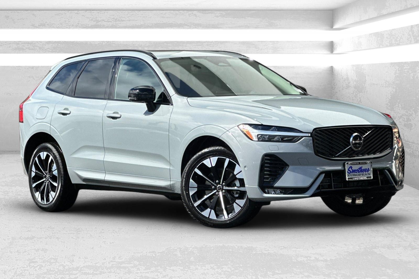 2026 Volvo XC60 B5 Plus Dark AWD's photo