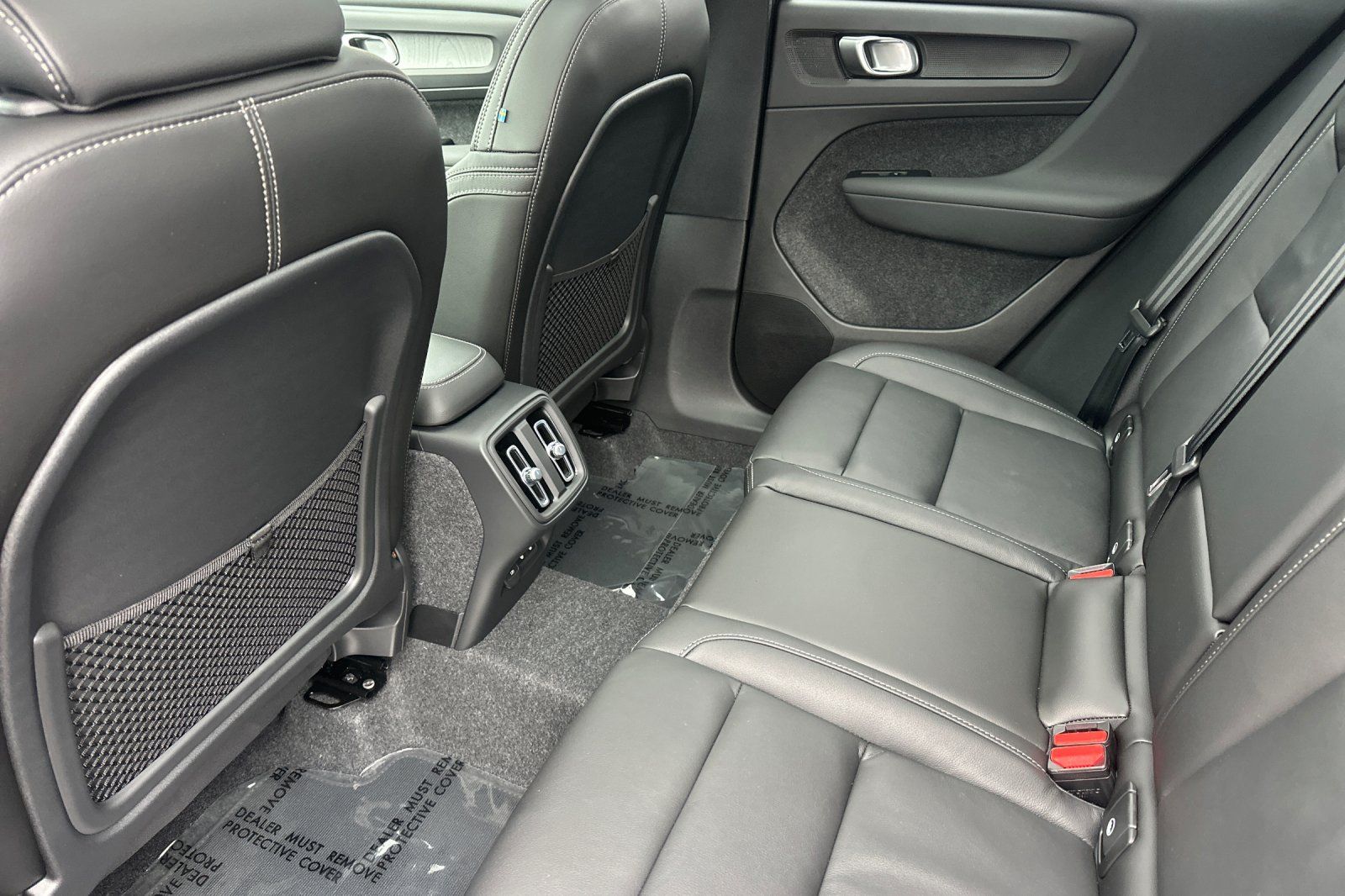 2026 Volvo XC40 Core - Photo 11