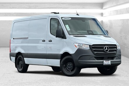 2025 Mercedes-Benz Sprinter 2500 Standard Roof 4-Cyl Diesel HO Van Cargo Van