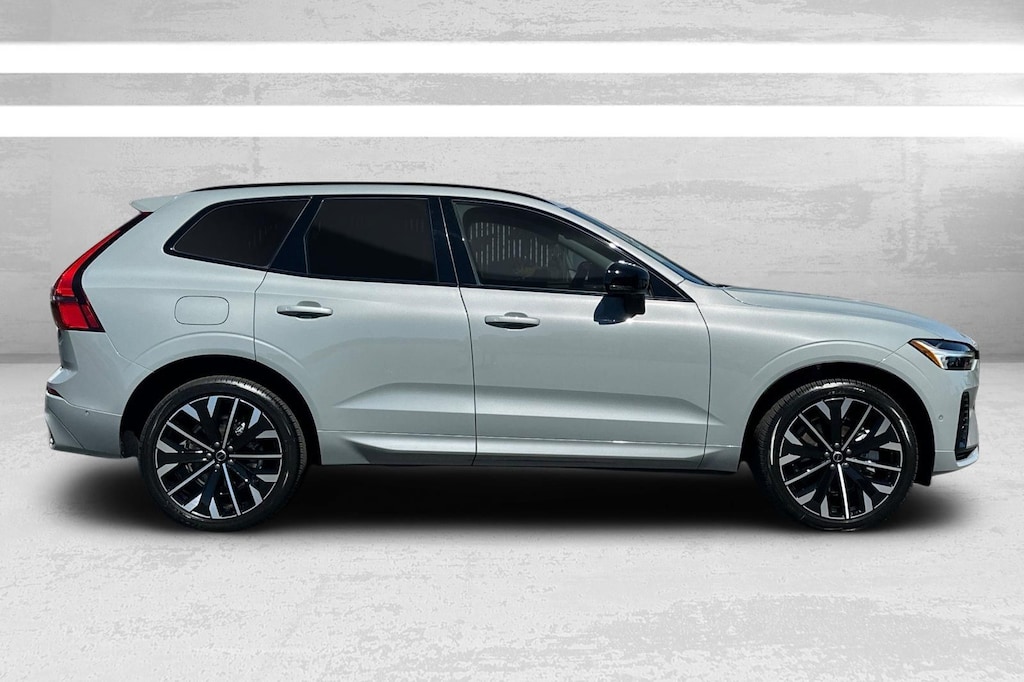 New 2026 Volvo XC60 plug-in hybrid T8 Ultra SUV