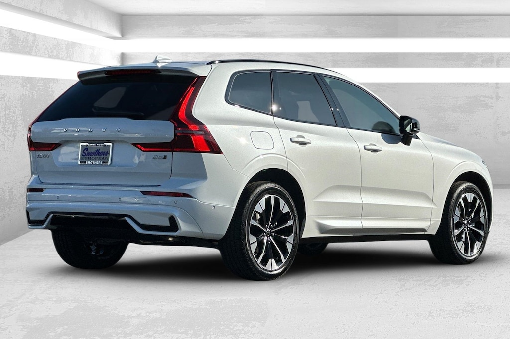 New 2026 Volvo XC60 B5 Plus SUV