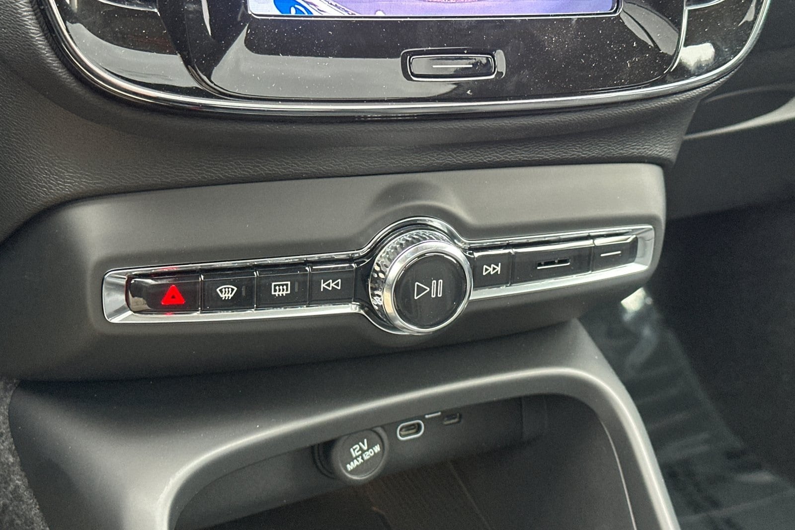 2026 Volvo XC40 Core - Photo 21