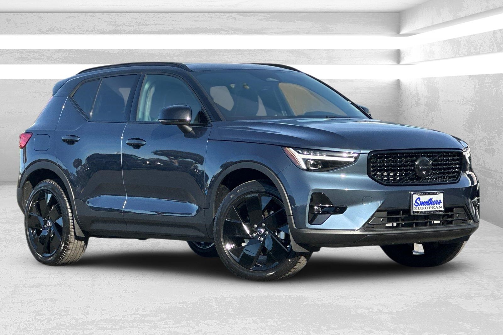 2026 Volvo XC40 Ultra Black Edition's photo