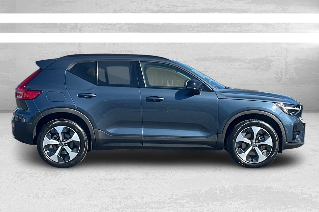 New 2026 Volvo XC40 B5 Plus SUV