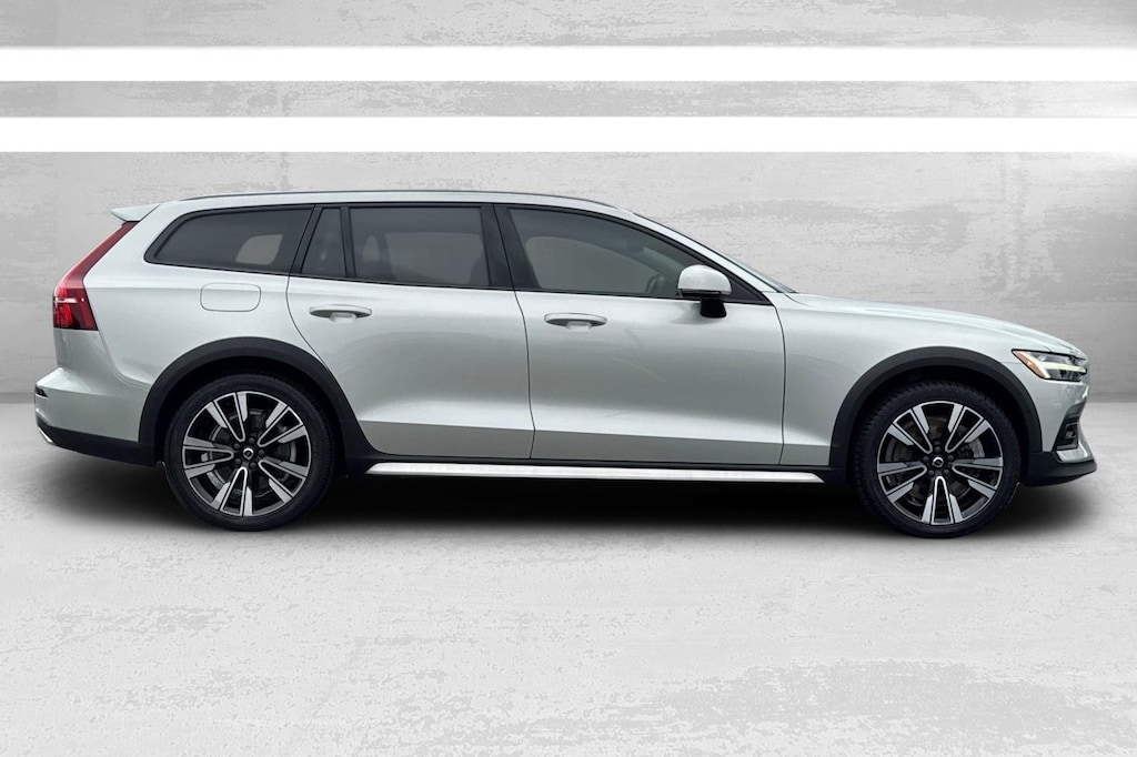 Used 2020 Volvo V60 Cross Country T5 Wagon