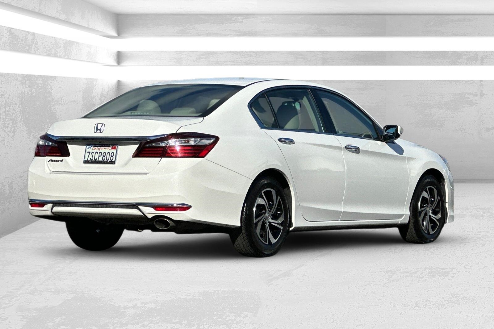 2016 Honda Accord LX photo 3