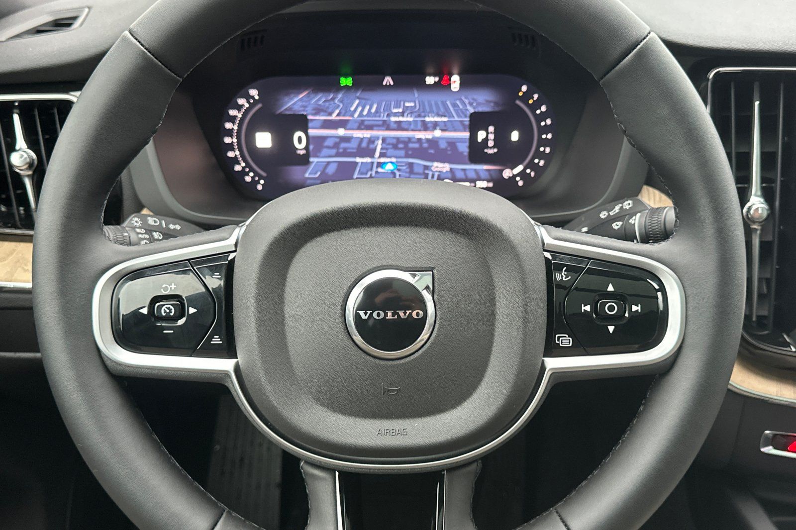 2026 Volvo XC60 Plus - Photo 22