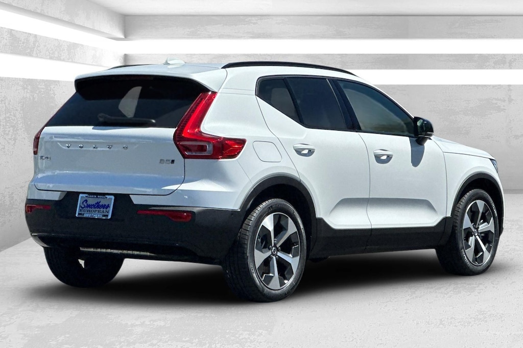 New 2026 Volvo XC40 B5 Plus SUV