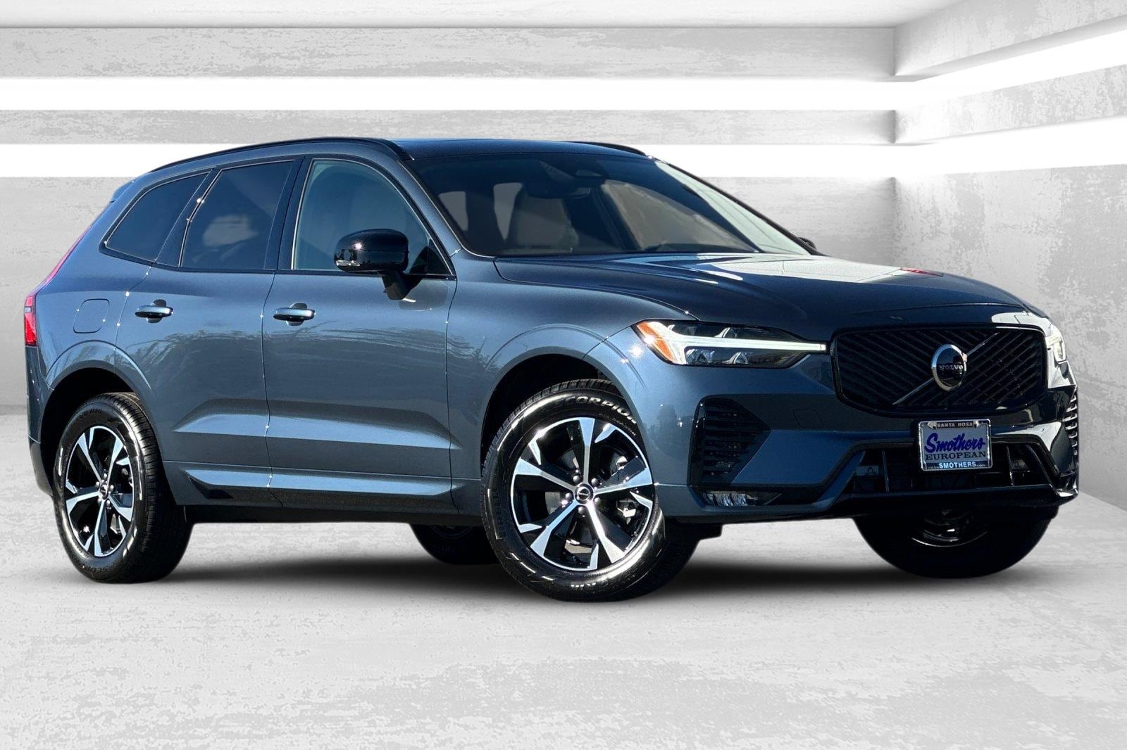 2026 Volvo XC60 Core's photo