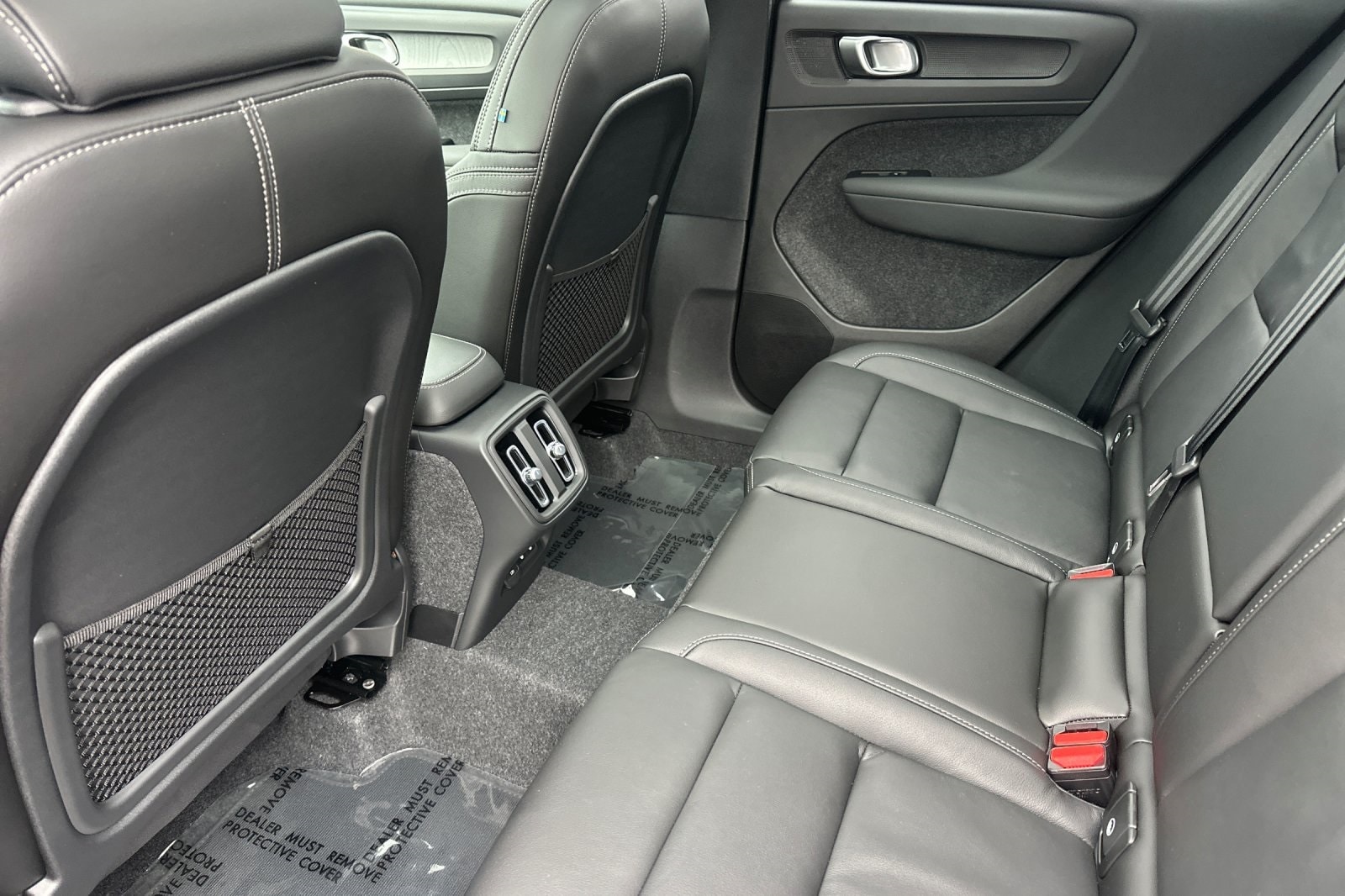 2026 Volvo XC40 Core - Photo 12