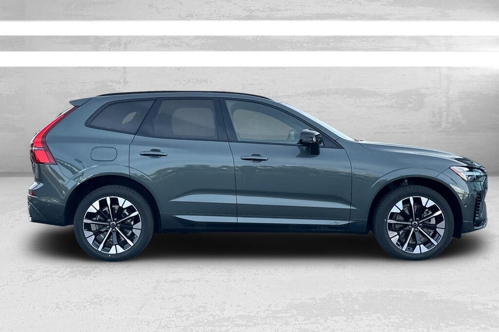 New 2026 Volvo XC60 plug-in hybrid T8 Plus SUV