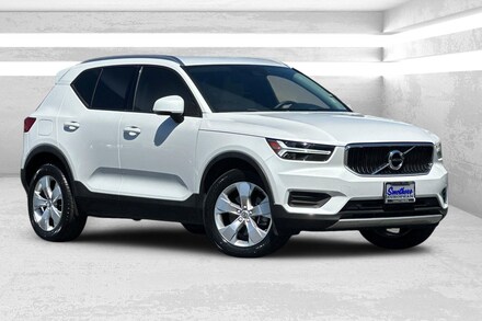2022 Volvo XC40 T5 AWD Momentum SUV