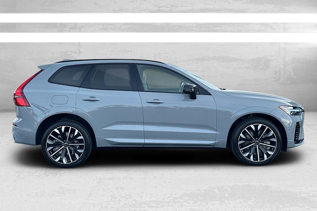 New 2026 Volvo XC60 plug-in hybrid T8 Ultra SUV