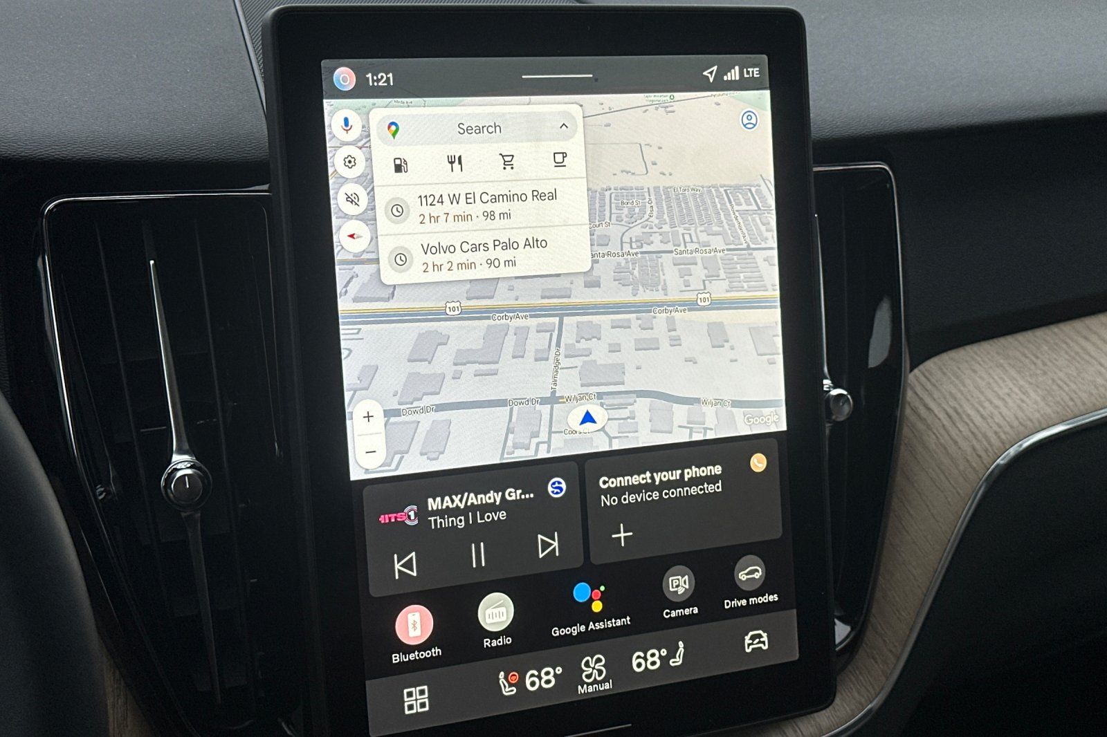 2026 Volvo XC60 Plus - Photo 17