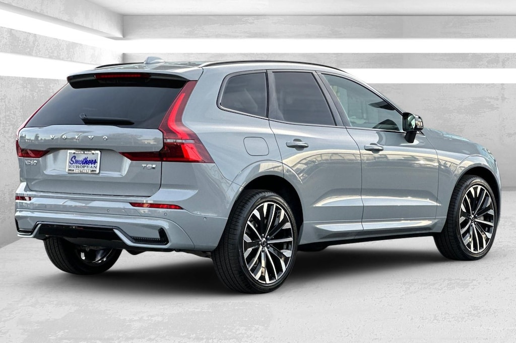 New 2026 Volvo XC60 plug-in hybrid T8 Ultra SUV