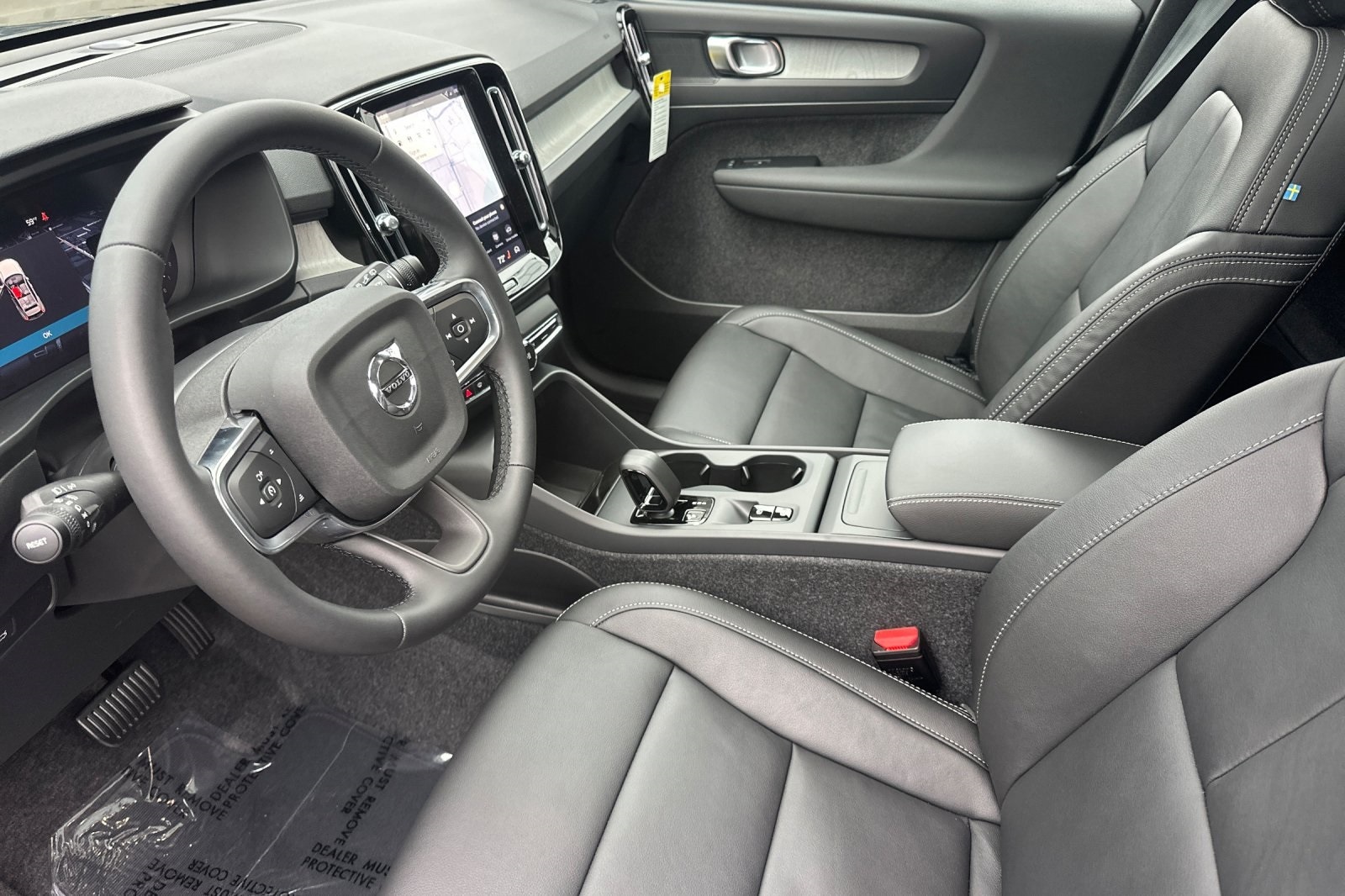 2026 Volvo XC40 Core - Photo 10