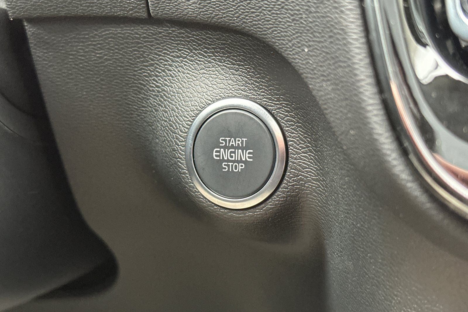 2026 Volvo XC40 Core - Photo 22