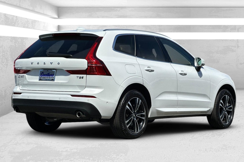 Used 2018 Volvo XC60 Hybrid T8 Momentum SUV