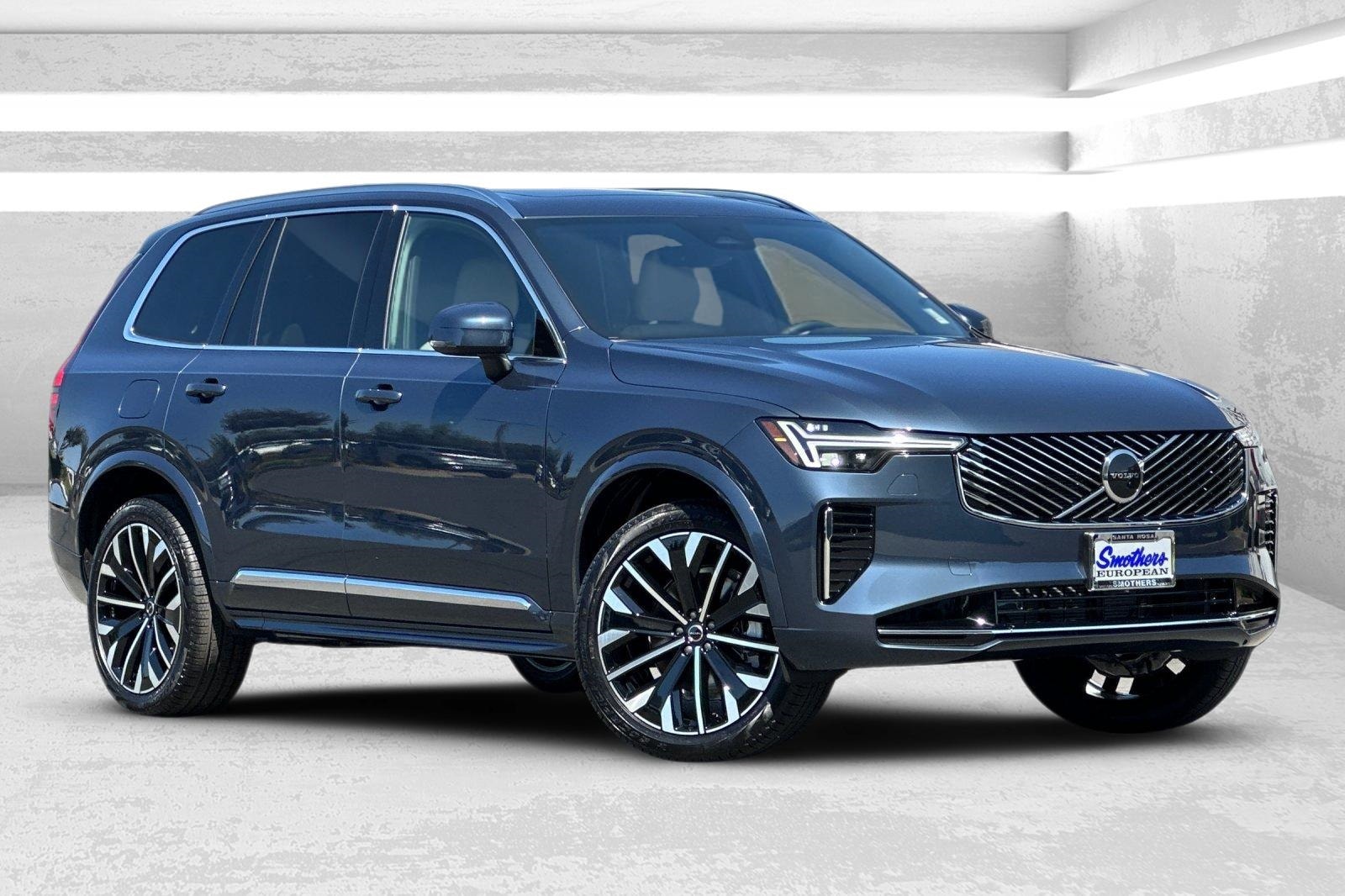 2026 Volvo XC90 Core's photo