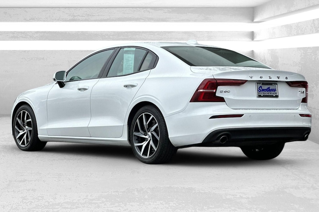 Used 2019 Volvo S60 T6 Momentum Sedan