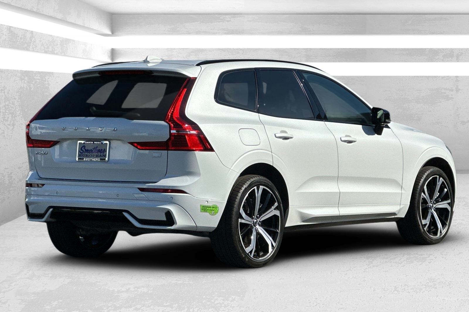 2024 Volvo XC60 T8 Ultimate photo 3