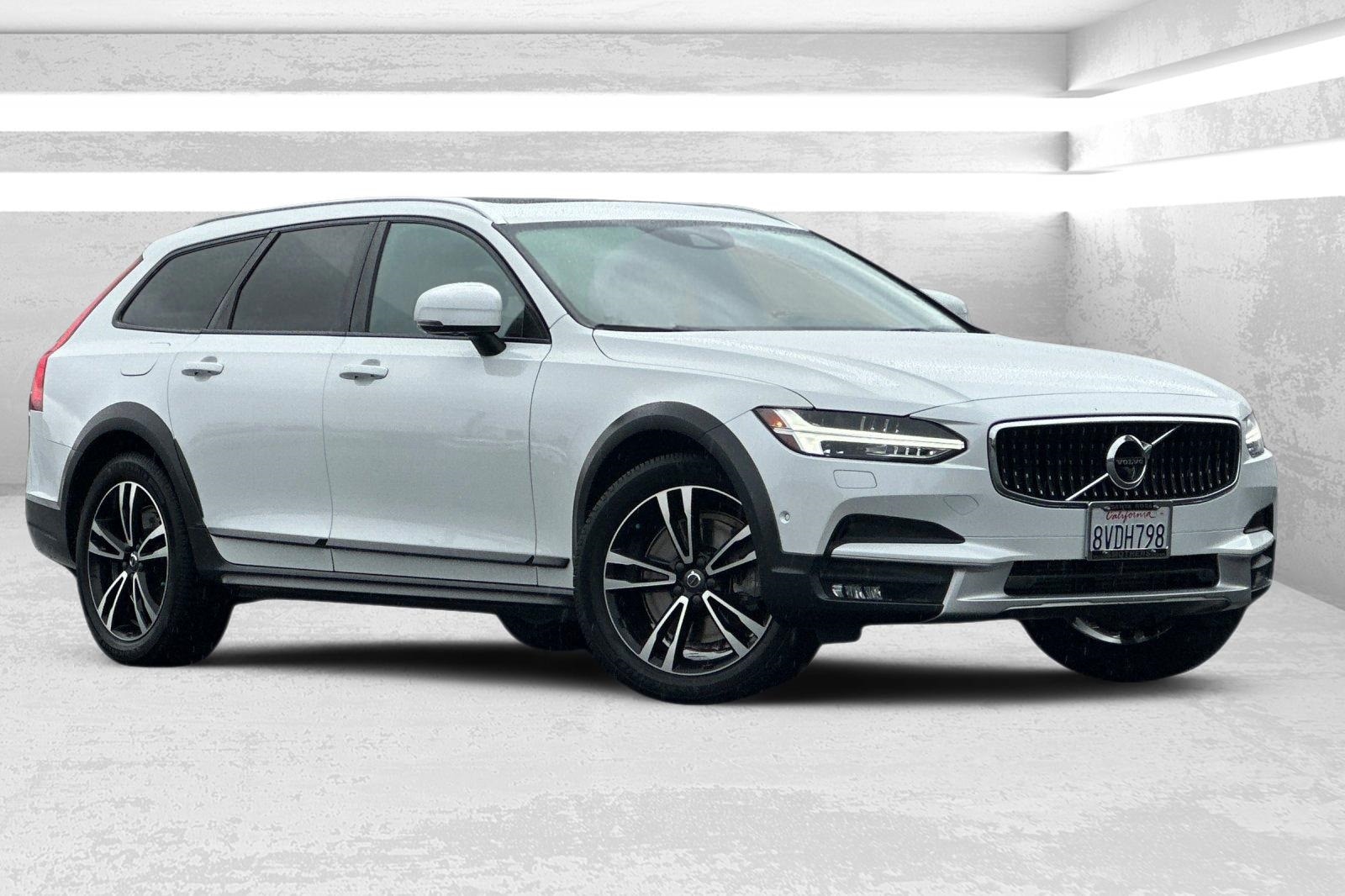 2019 Volvo V90 Cross Country Base's photo