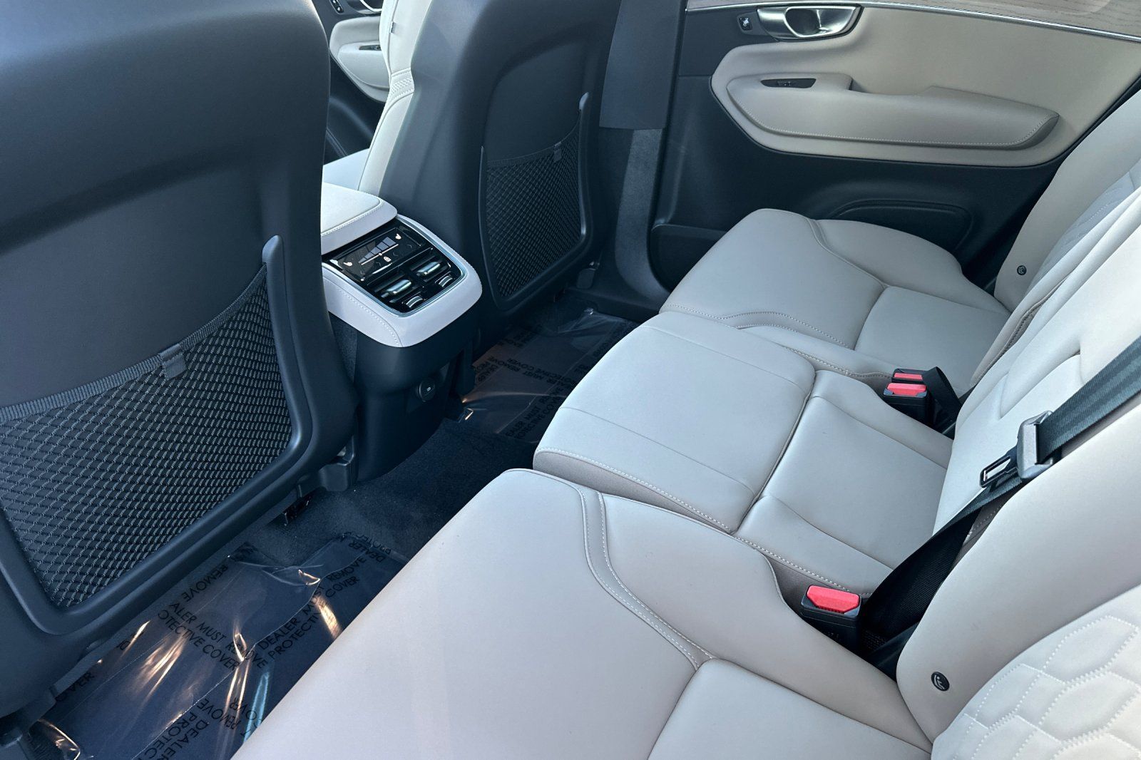 2026 Volvo XC90 Plus - Photo 11