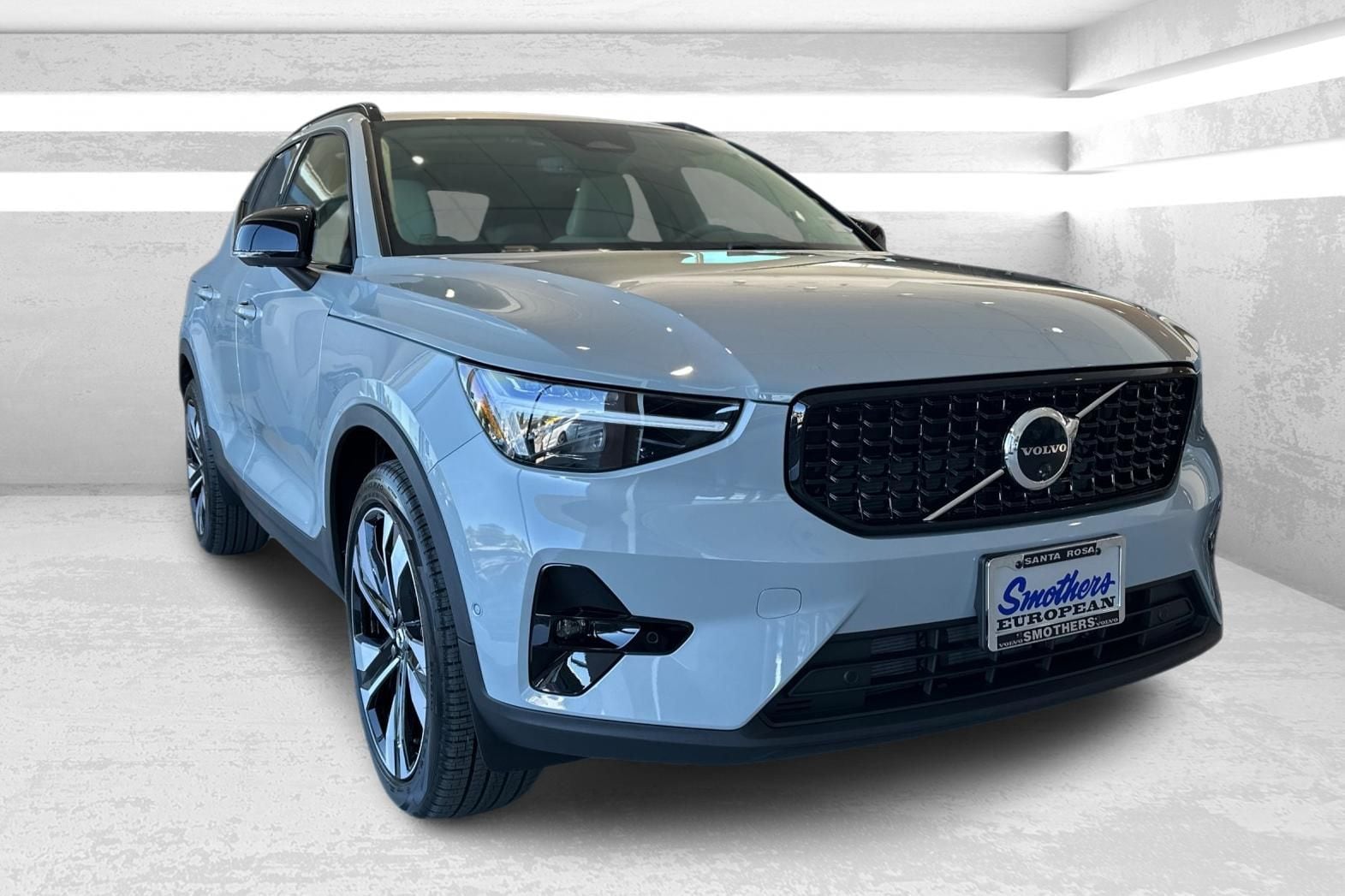 2026 Volvo XC40 B5 Ultra Dark AWD's photo