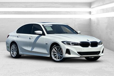 2023 BMW 330e Sedan