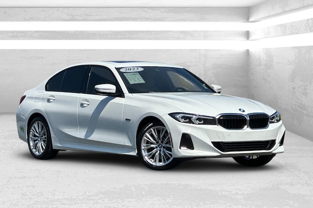 2023 BMW 330e Sedan