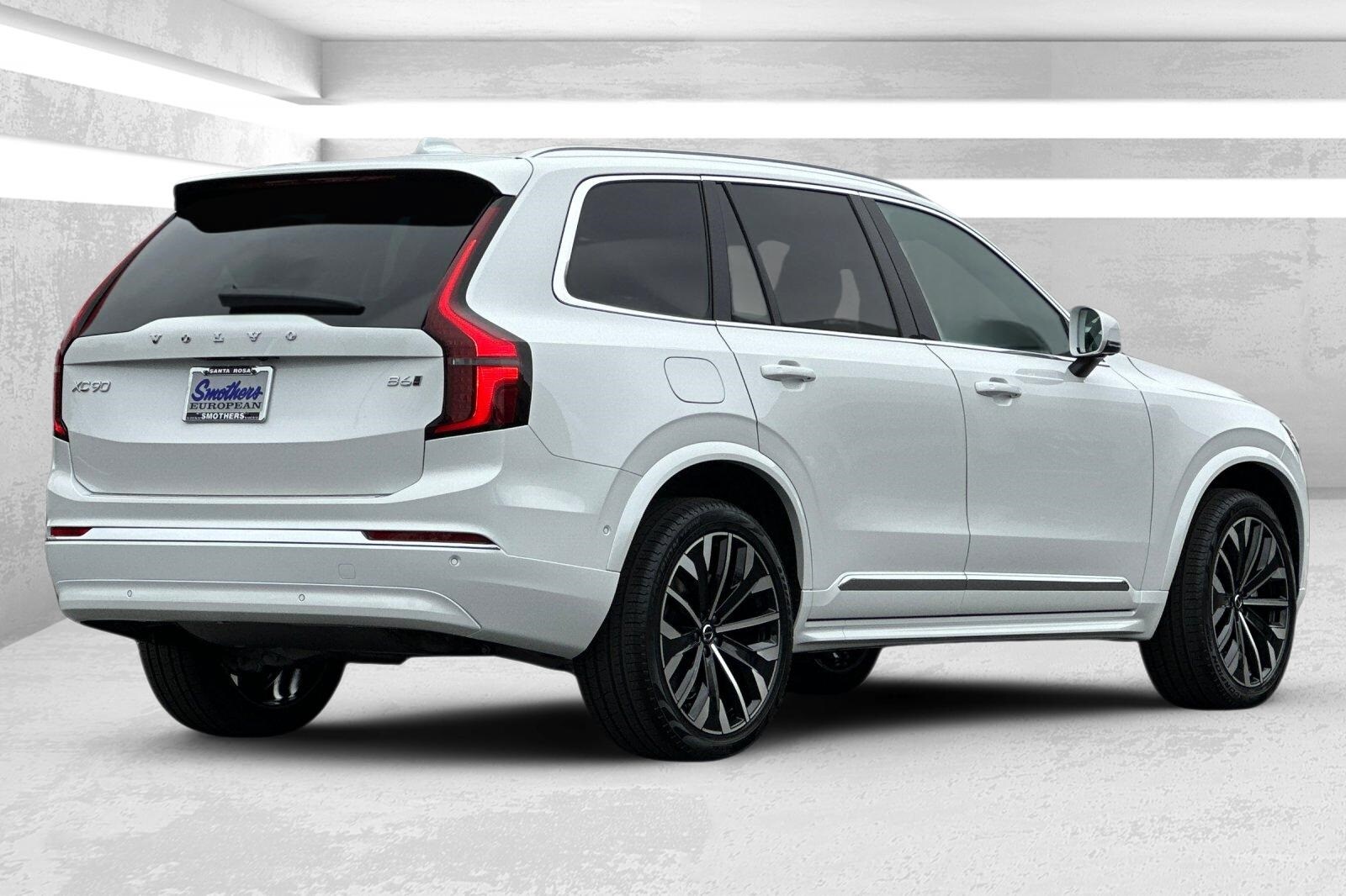 2026 Volvo XC90 Plus photo 3