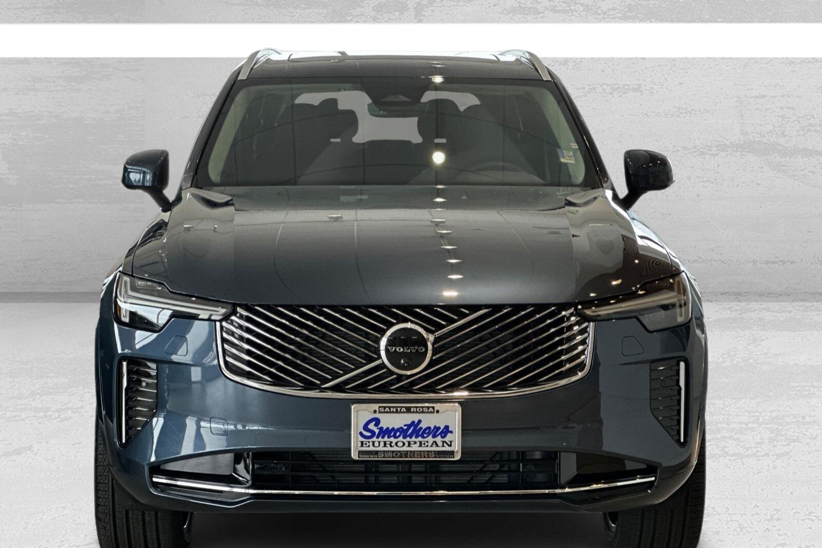 2025 Volvo XC90 Plus photo 2