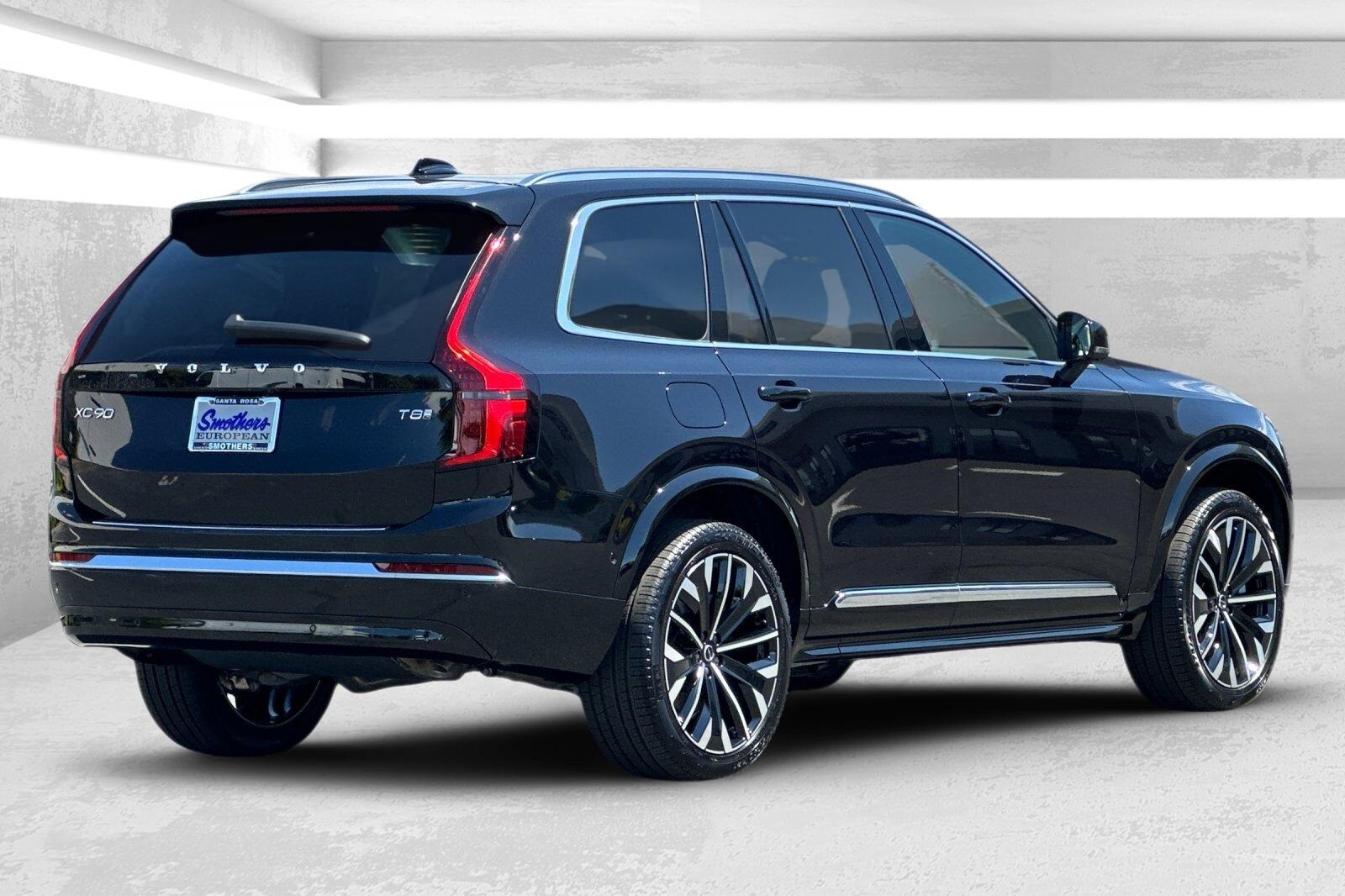 2025 Volvo XC90 T8 Plus photo 3