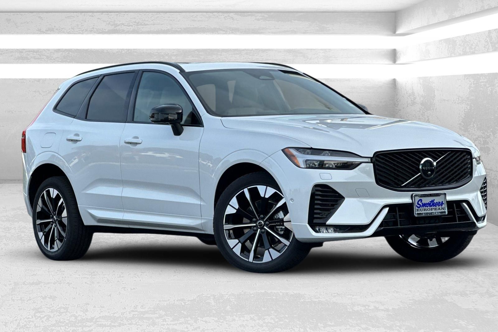 2026 Volvo XC60 B5 Plus Dark AWD's photo