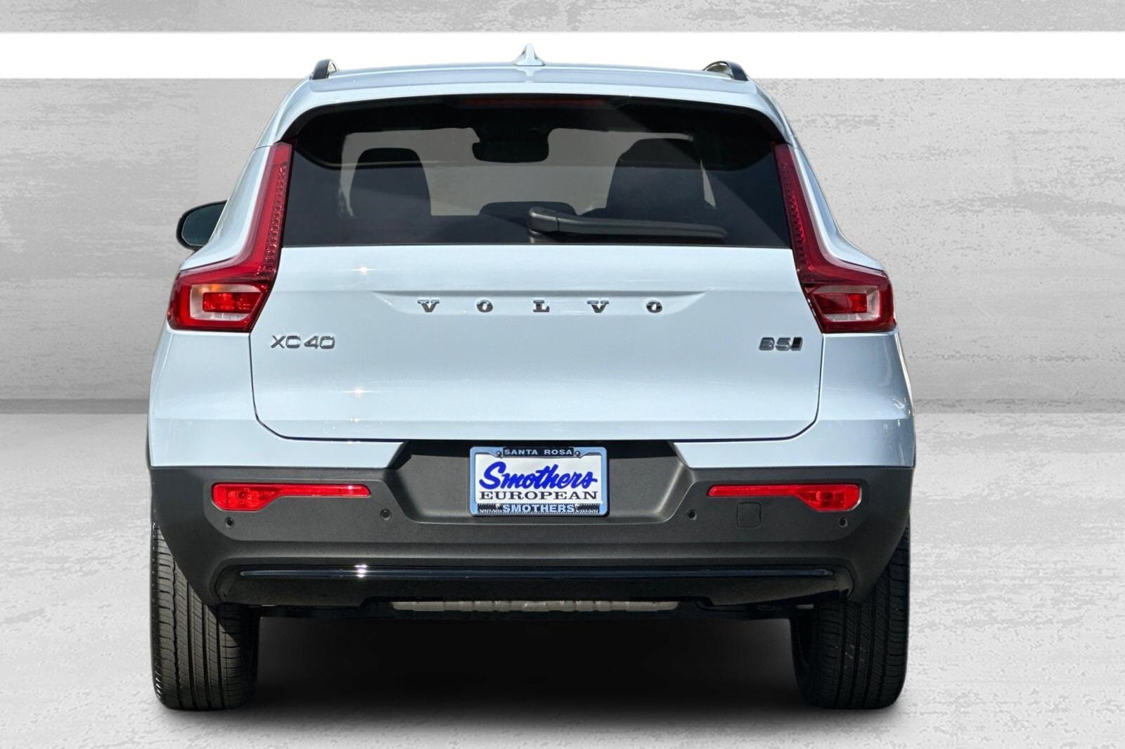 2026 Volvo XC40 Plus photo 3